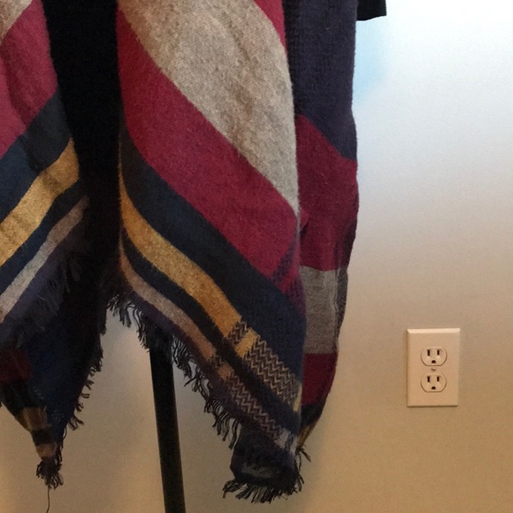 Loft strip long cozy comforting shawl sewn sides - Picture 2 of 13